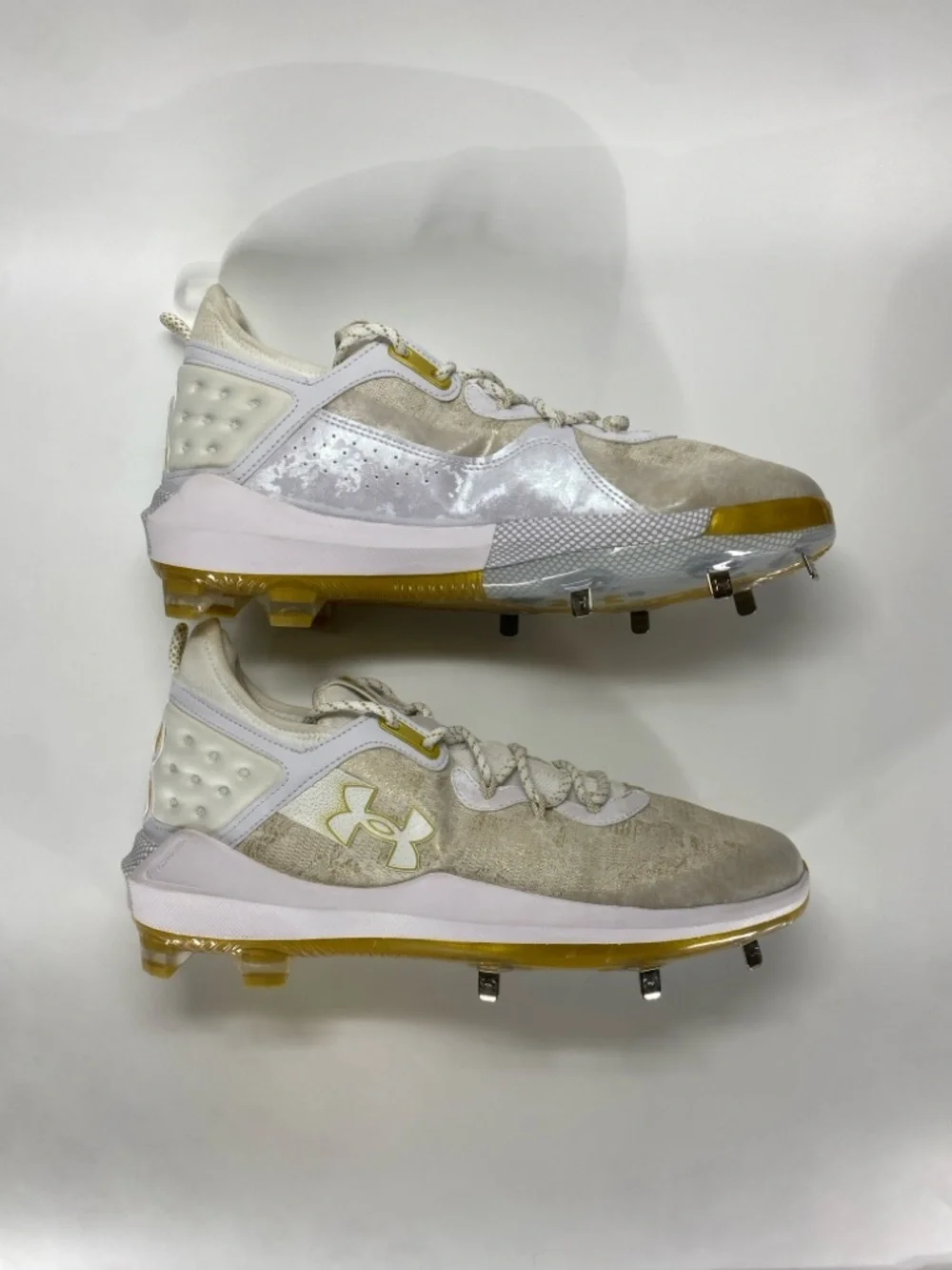 Under Armour Harper Cleats Mens 12.5 White Gold Metal Baseball Shoes NWOB